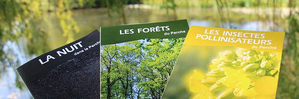<h3>Pollinisateurs, forêts, nuit : découvrez nos 3 nouvelles brochures Milieux et espèces !</h3>