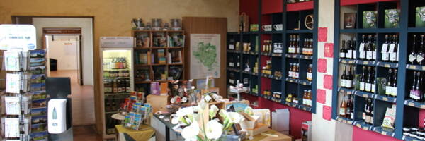 <h3>Pour des cadeaux éthiques et locaux, une adresse : la boutique de Courboyer</h3>