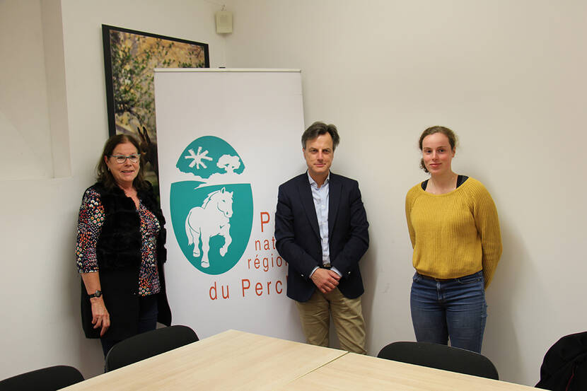 Morgan Seveno (à droite) est, depuis le mois d'octobre, la nouvelle chargée de mission du Parc pour la révision de la Charte - © PNRP